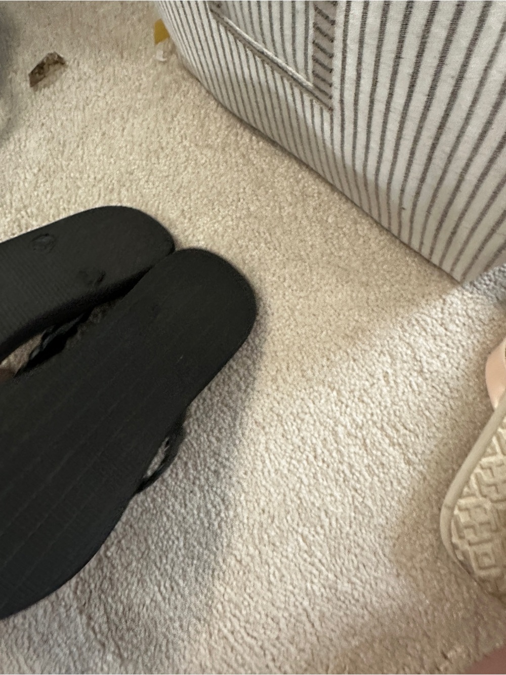kate spade Black Bow Flip Flops - Picture 2 of 4